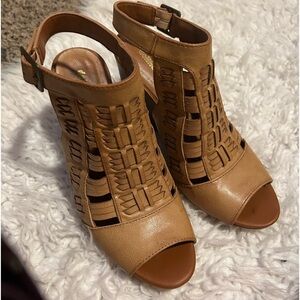 50% off w ❤️ Dollhouse snicker 4in wedge heel sandals 7 EUC